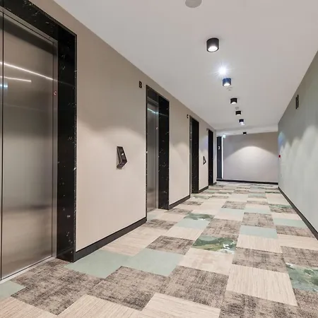 Eurovea Tower 2 Sky View Апартаменти