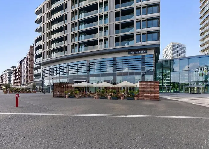 Eurovea Tower 2 Sky View 아파트